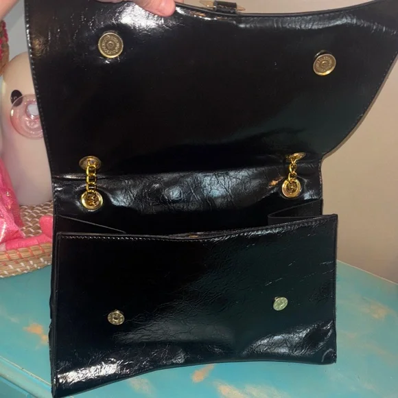 Black Designer Chain Shoulder Bag - Picture 2 of 4